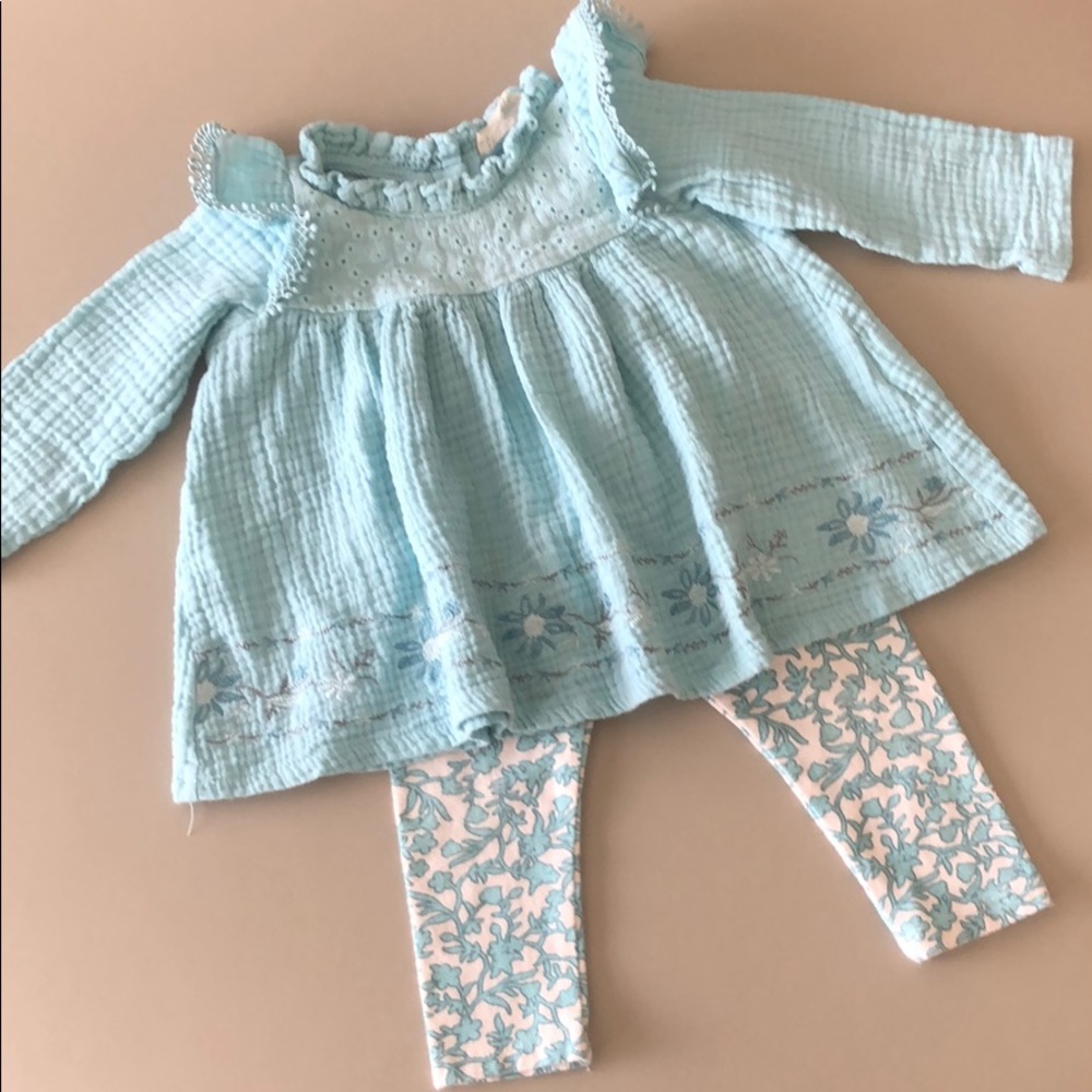 Jessica Simpson baby outfit